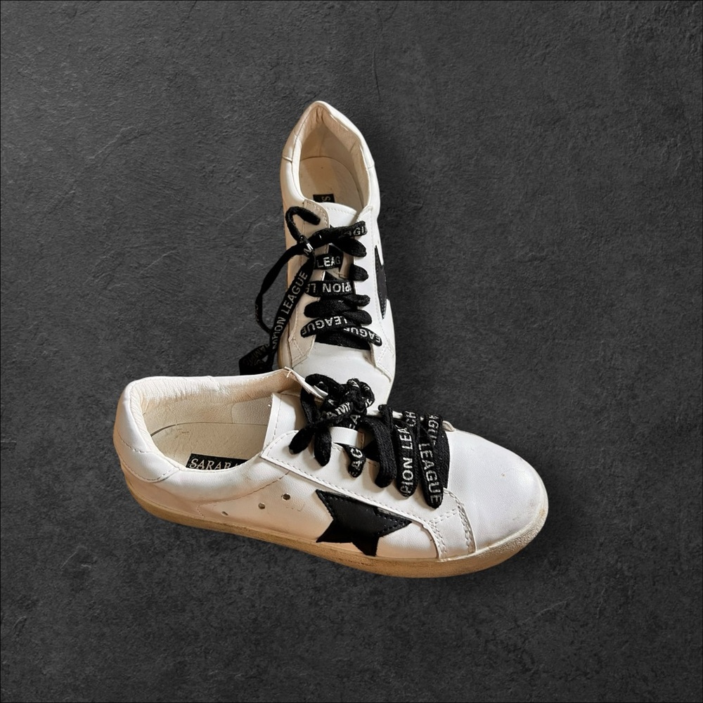 Women’s star shoes size 7.5